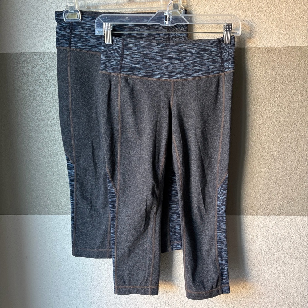 Two Athleta Women Petite Small + Small Athleta Splits Revelation Capri Leggings